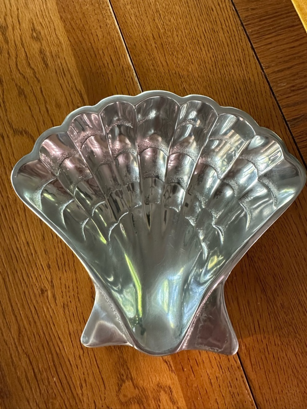 Mariposa Scallop Seashell Decorative Dish From Their Seaside Collection GUC